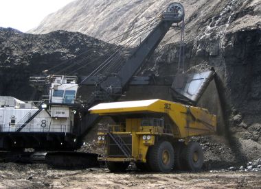 Loading coal at the Black Thunder Mine in Wright, Wyoming. AP photo / Matt Brown